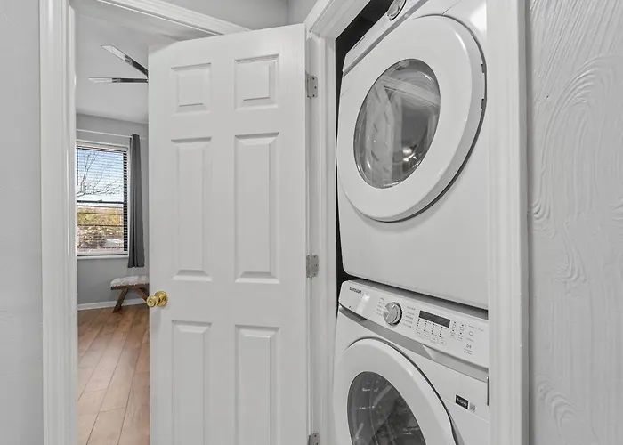 Lawrenceville !3 Large And Spacious One Bedroom With Free Street Parking Apartment Pittsburgh