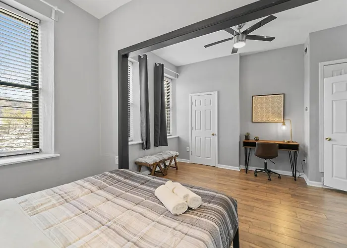 Apartment Lawrenceville !3 Large And Spacious One Bedroom With Free Street Parking