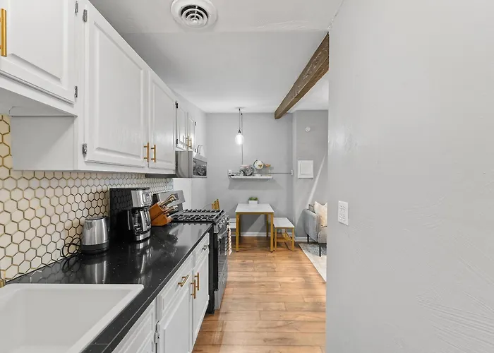 Lawrenceville !3 Large And Spacious One Bedroom With Free Street Parking Apartment Pittsburgh