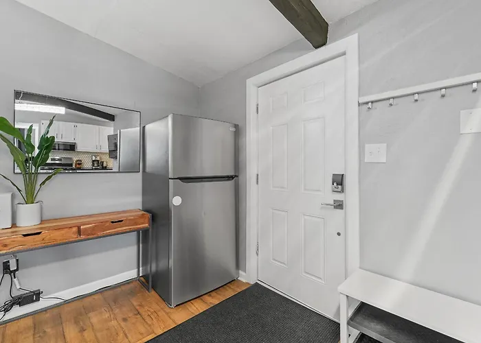 Lawrenceville !3 Large And Spacious One Bedroom With Free Street Parking Pittsburgh