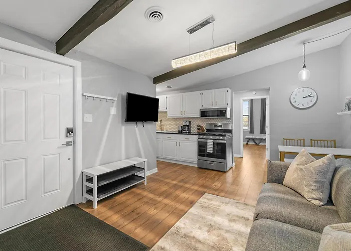 Lawrenceville !3 Large And Spacious One Bedroom With Free Street Parking Pittsburgh