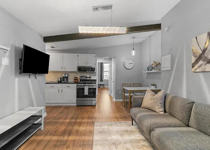 Lawrenceville !3 Large And Spacious One Bedroom With Free Street Parking Apartment